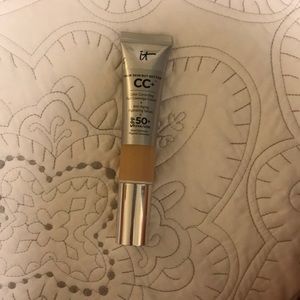 IT cosmetics foundation